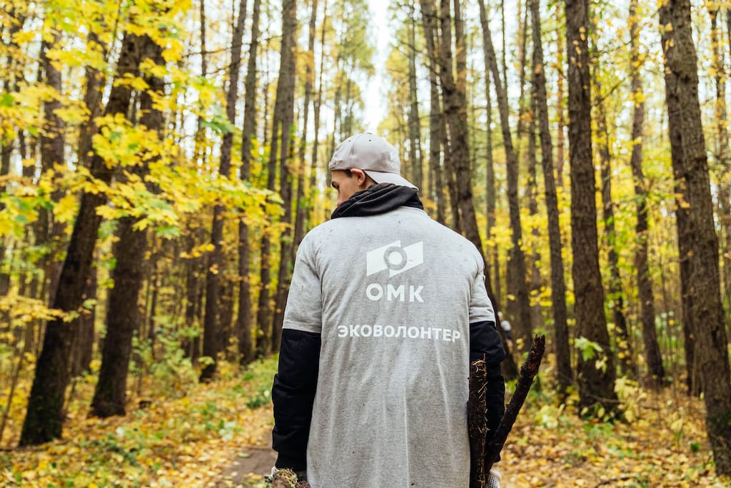 Волонтеры «ОМК ЭкоМеталл» убрали и благоустроили природный парк «Комзяки» во Владимирской области
